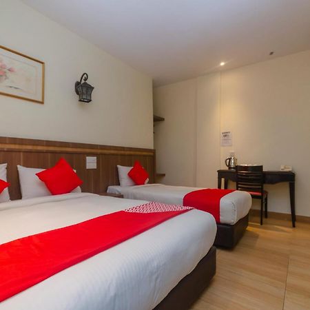 ג'והור בהרו Super Oyo 596 The Vintage Hotel מראה חיצוני תמונה