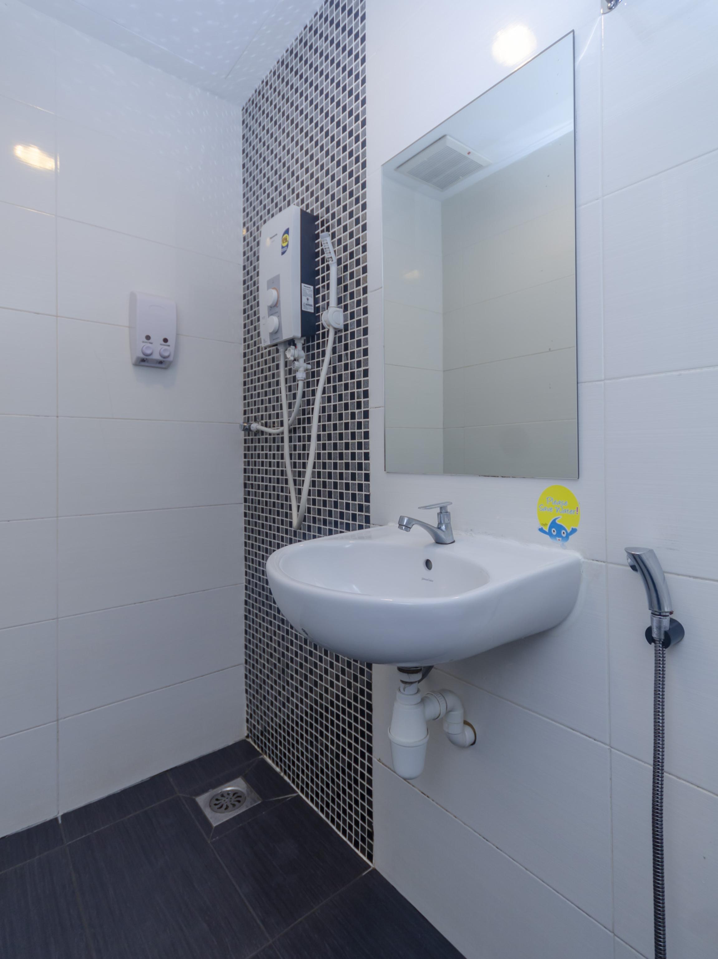 ג'והור בהרו Super Oyo 596 The Vintage Hotel מראה חיצוני תמונה