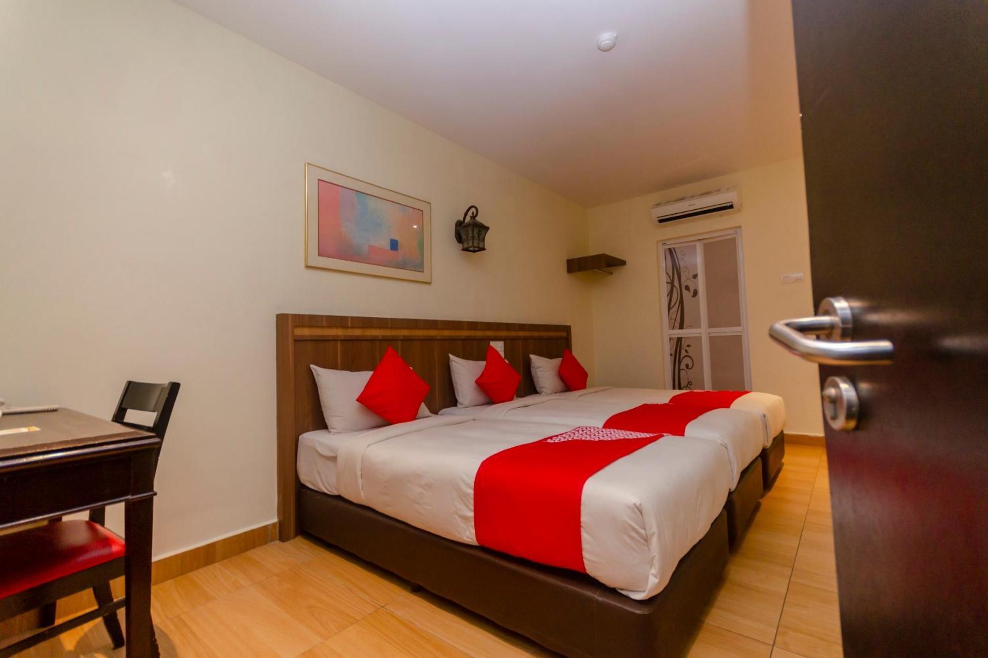 ג'והור בהרו Super Oyo 596 The Vintage Hotel מראה חיצוני תמונה