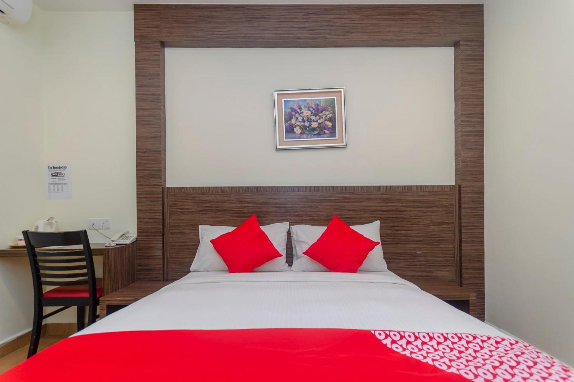 ג'והור בהרו Super Oyo 596 The Vintage Hotel מראה חיצוני תמונה