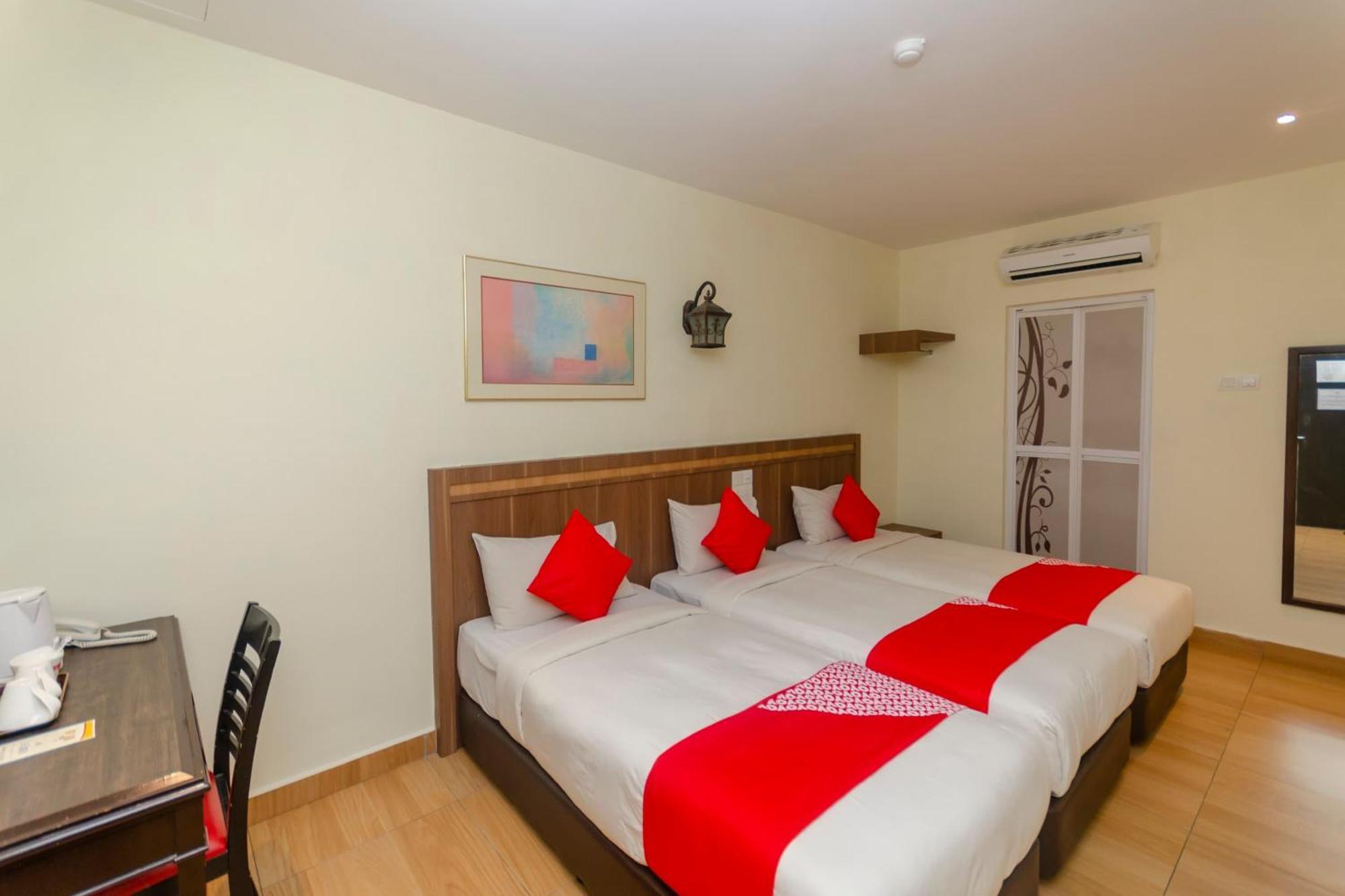 ג'והור בהרו Super Oyo 596 The Vintage Hotel מראה חיצוני תמונה