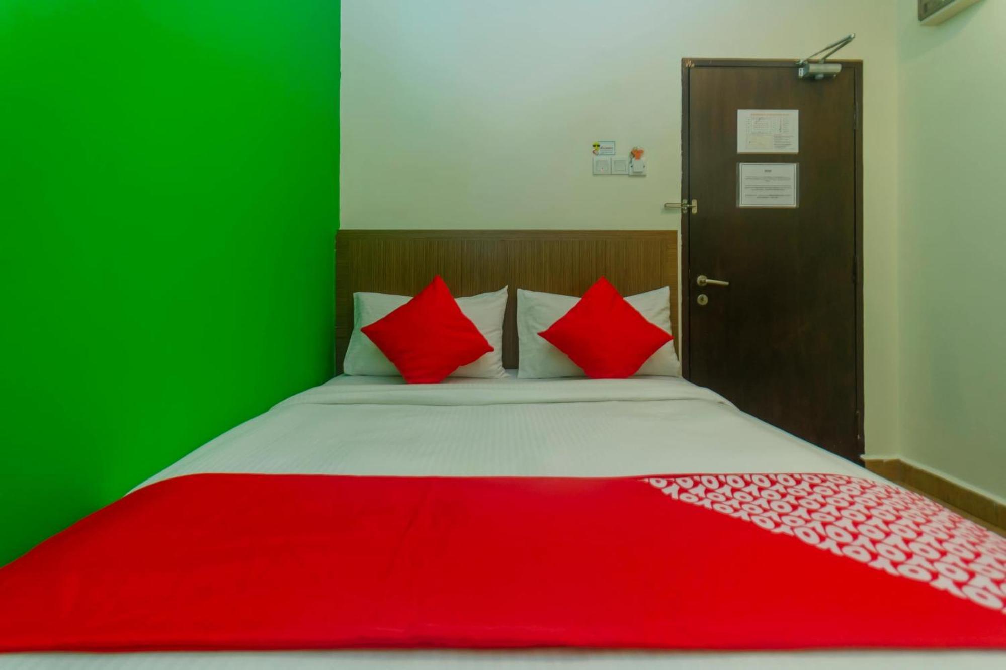 ג'והור בהרו Super Oyo 596 The Vintage Hotel מראה חיצוני תמונה