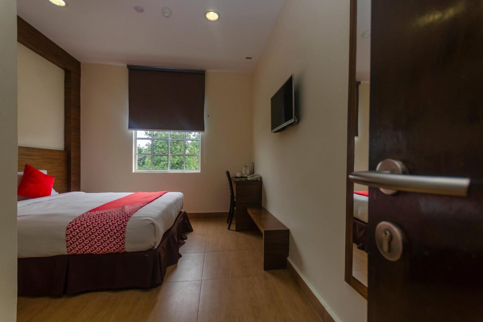 ג'והור בהרו Super Oyo 596 The Vintage Hotel מראה חיצוני תמונה
