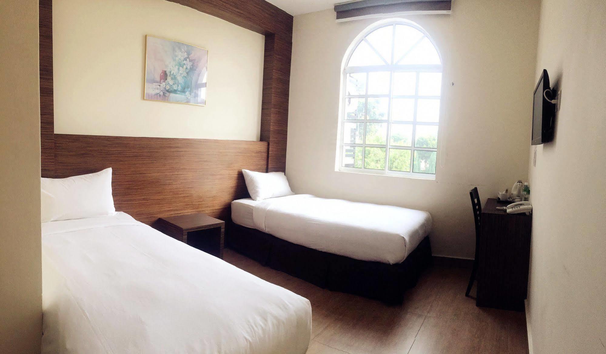 ג'והור בהרו Super Oyo 596 The Vintage Hotel מראה חיצוני תמונה